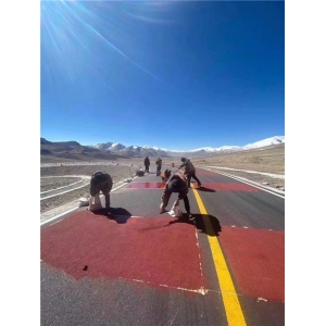 鹰潭陶瓷防滑彩色路面工程案例  生态陶瓷胶水，高强陶瓷颗粒，材料